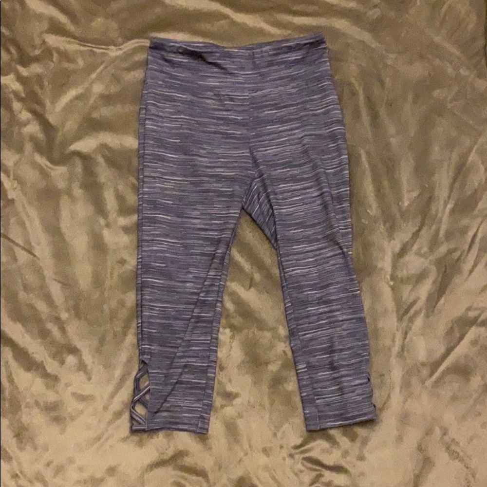 Capri grey and white leggings